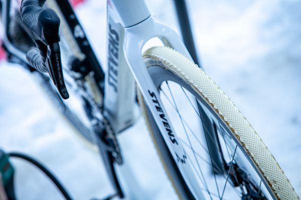 Val di Sole 2022 - Laurens Sweeck nasadil stylové pneu