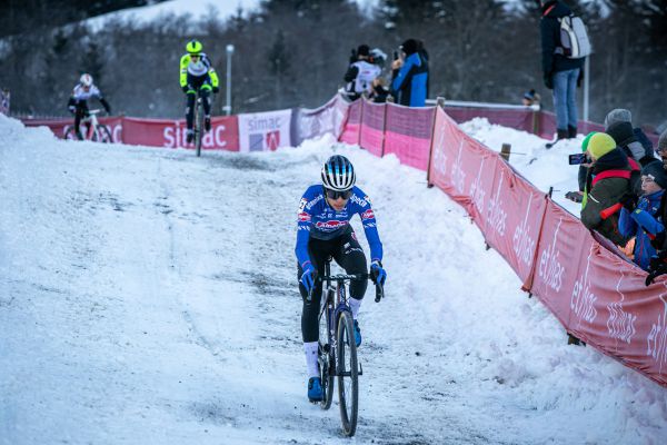 Val di Sole 2022 - v prvním kole si Ceylin Alvarado vypracovala slušný náskok