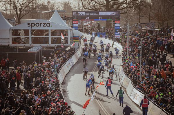 MS Hoogerheide 2023 - start juniorů se příliš nevydařil, to divoké mládí :-)