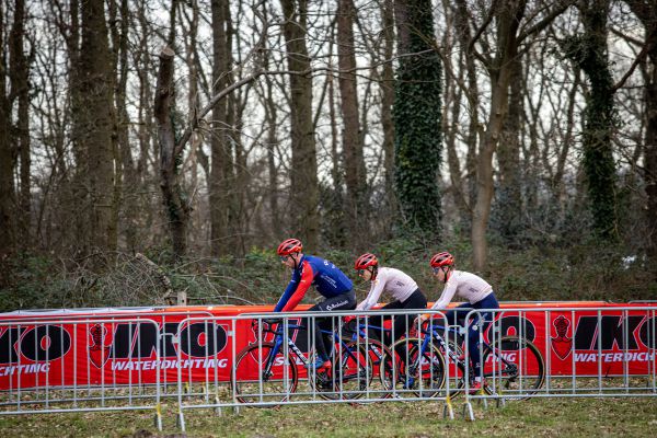 MS Hoogerheide 2023 - čtvrtek - Sven Nys proháněl dámy