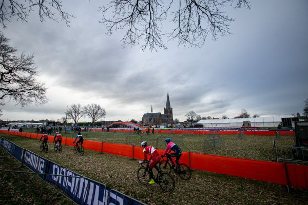 MS Hoogerheide 2023 - čtvrtek - depo je obrovské