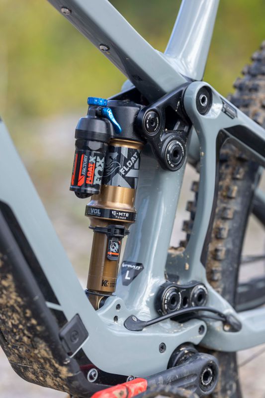 Pivot Shuttle SL Team XTR