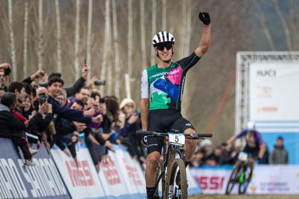 Alan Hatherly vítězí