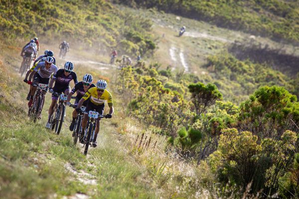 Cape Epic 2023 - 2. etapa - Nino Schurter udává tempo
