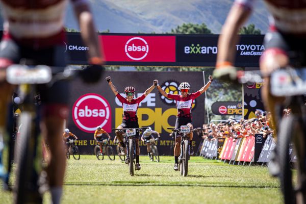 Cape Epic 2023 - 2. etapa - první etapový vavřín pro Le Court a Looser