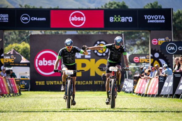 Cape Epic 2023 - 2. etapa - Milan Damek a Lukas Kaufamann