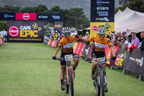 Cape Epic 2023 - 1. etapa - Katka Nash a Sofia Gomez