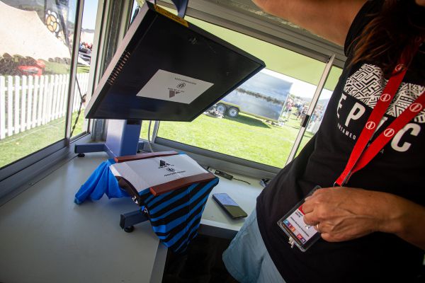 Cape Epic 2023 - 7. etapa - rychlý tisk dresů pro vítěze