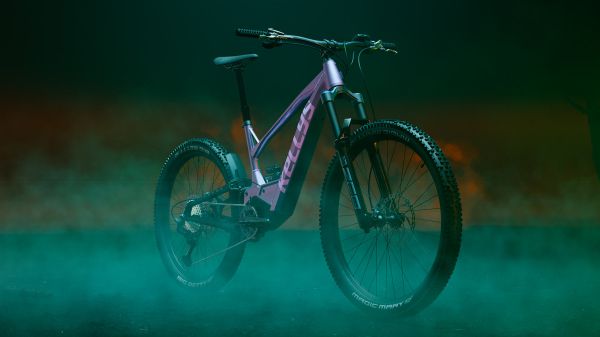 Kellys Theos R series