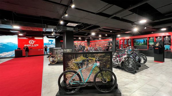 Kellys Factory Store Hradec opening