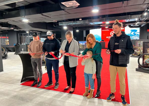 Kellys Factory Store Hradec opening