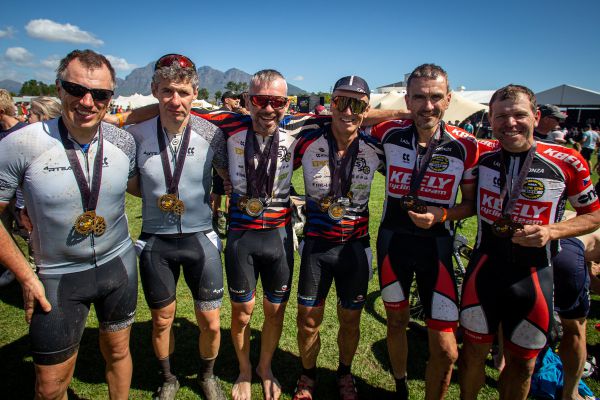 Cape Epic 2023 - 7. etapa - část českých bikerů