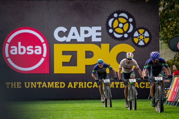 Cape Epic 2023 - 3. etapa - Canyon Northwave dojíždí spořádaně pohromadě