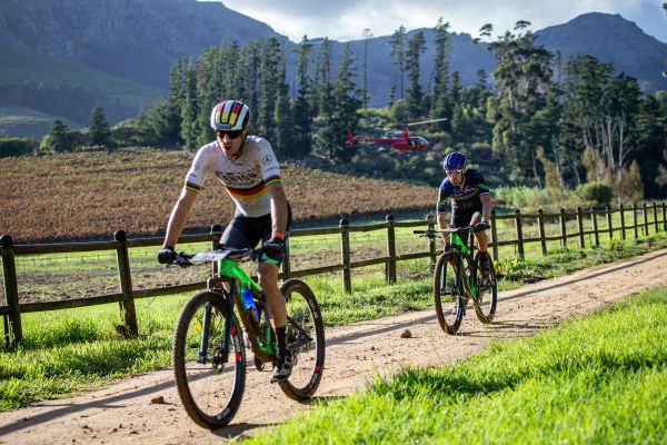 Cape Epic 2023 - 7. etapa - Martin s Andym nedokázali zachytit brzký nástup