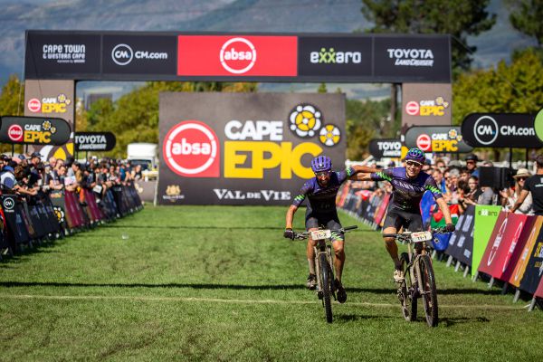 Cape Epic 2023 - 7. etapa - vydařená premiéra pro Petra Vakoče a Marca Stutzmanna