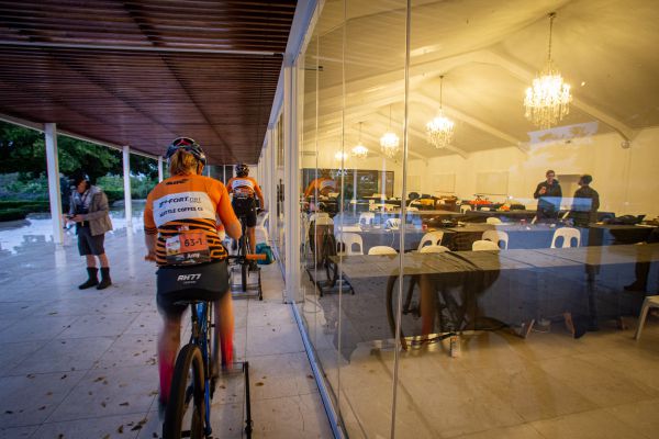 Cape Epic 2023 - 6. etapa propršela komplet