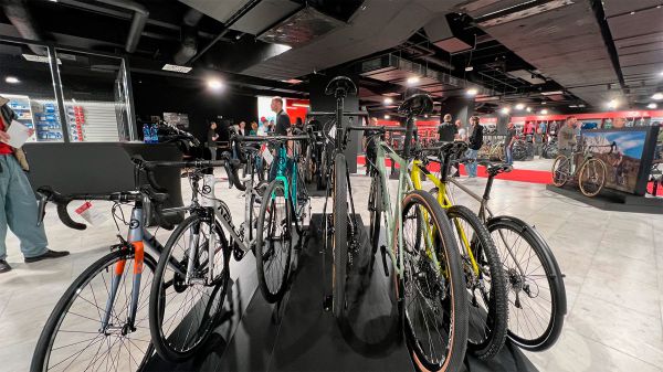 Kellys Factory Store Hradec opening