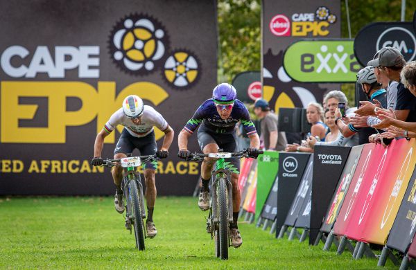 Cape Epic 2023 - 4. etapa - Martin zase vypadá, že mu chutná