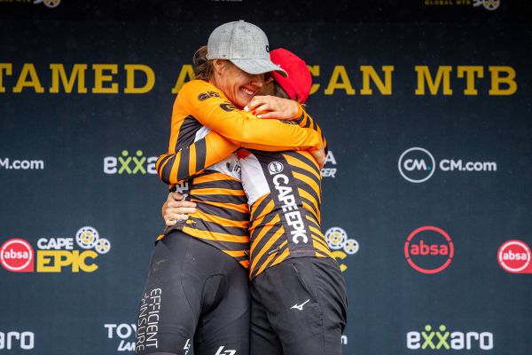 Cape Epic 2023 - 6. etapa - Vera Looser a Kim Le Court