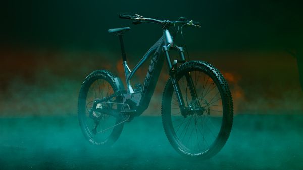 Kellys Theos R series