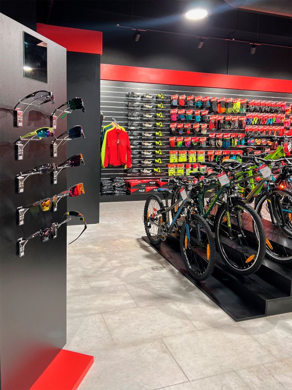 Kellys Factory Store Hradec opening