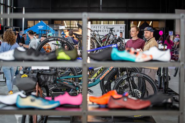 Prague Bike Fest 2023 - Petr Vakoč mezi návštěvníky