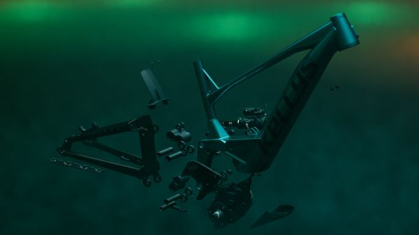 Kellys Theos R series