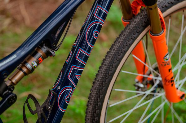 Caloi Elite Carbon Team Henriqua Avanciniho