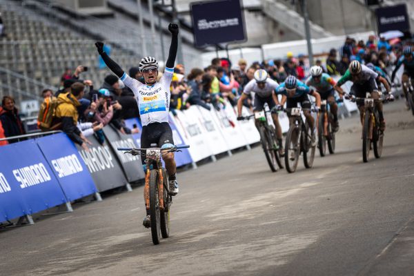 Fabian Rabensteiner vyhrává maratonský závod