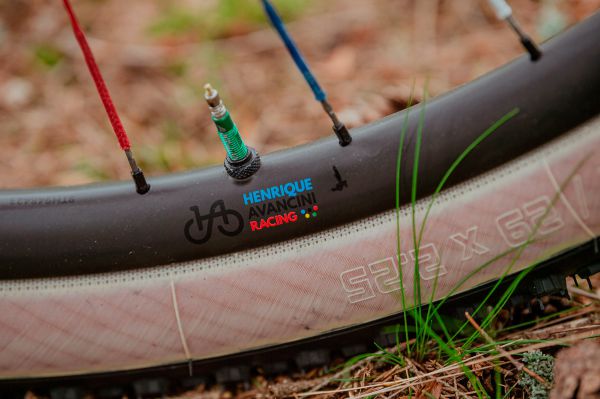 Caloi Elite Carbon Team Henriqua Avanciniho