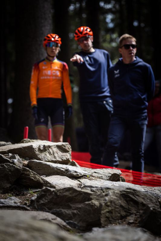 Pauline a Ineos studují stopy v Novém Městě