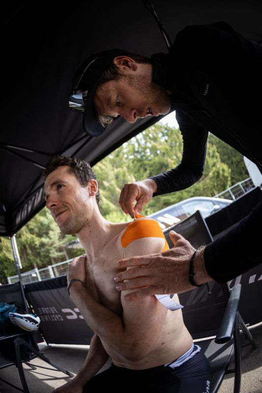 Příprava Martina Stoška na maratonský závod