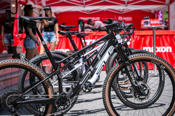 SP Lenzerheide 2023 - špacír týmovým zázemím