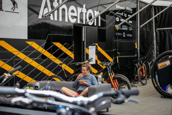 SP Lenzerheide 2023 - špacír týmovým zázemím