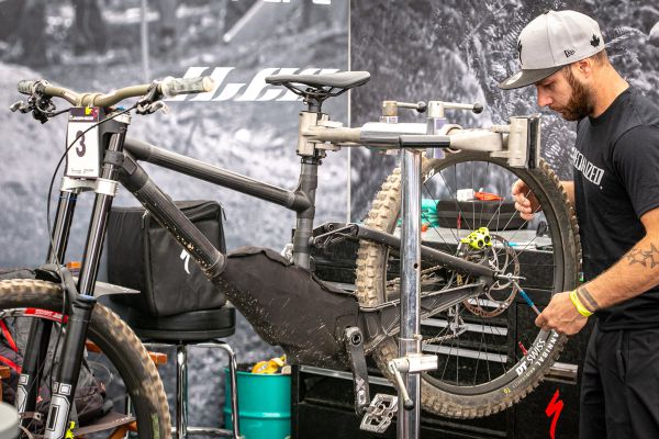 SP Lenzerheide 2023 - špacír týmovým zázemím