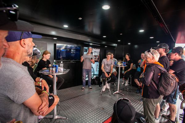 SP Lenzerheide 2023 - špacír týmovým zázemím