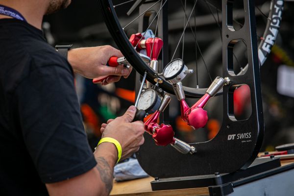 SP Lenzerheide 2023 - špacír týmovým zázemím