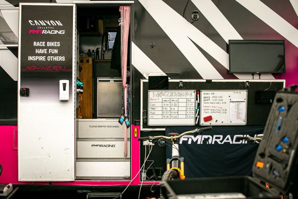 SP Lenzerheide 2023 - špacír týmovým zázemím