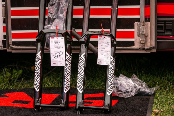 SP Lenzerheide 2023 - špacír týmovým zázemím