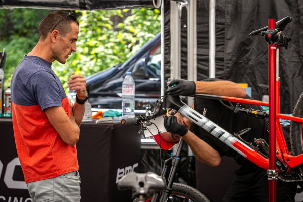 SP Lenzerheide 2023 - špacír týmovým zázemím