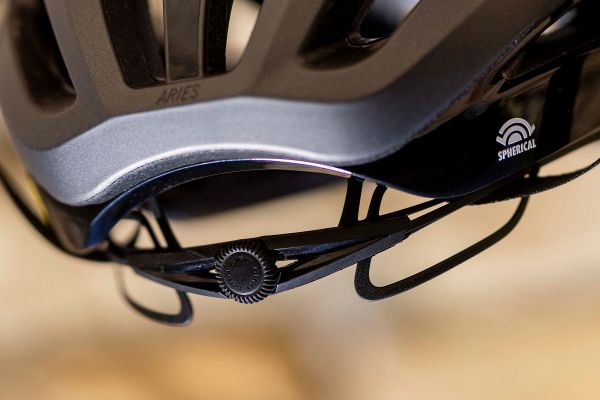 Giro Aries Spherical