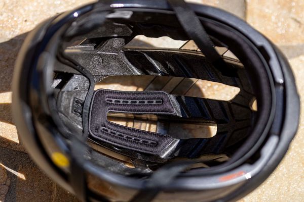 Giro Aries Spherical