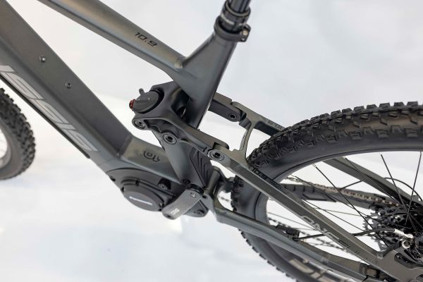 Crussis celoodpružené novinky 2024