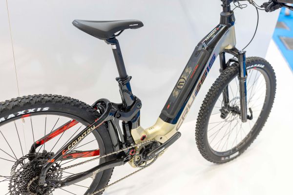 Crussis celoodpružené novinky 2024