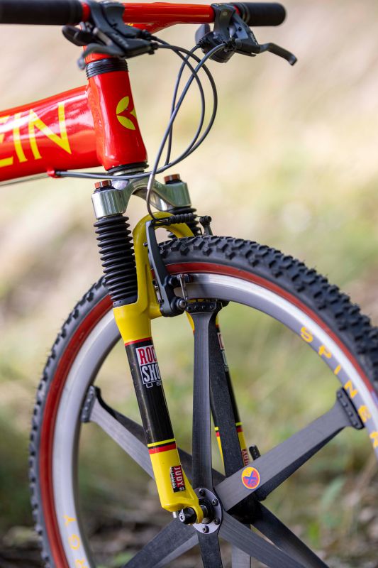 Klein Mantra Pro retro z devadesátek