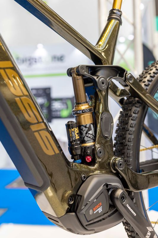 Crussis celoodpružené novinky 2024