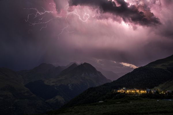 páteční bouřka zrušila sobotní program