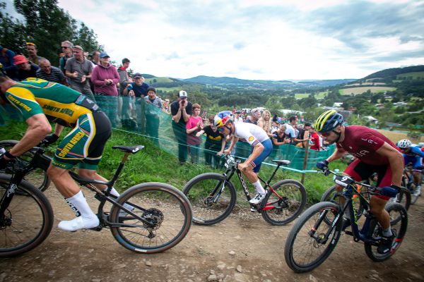 MS 2023 - Glasgow - Tom Pidcock vyrazil na novém hardtailu Pinarello