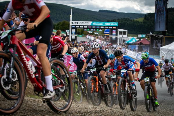 MS 2023 - Glasgow - Ondřej Novotný si dělá prostor