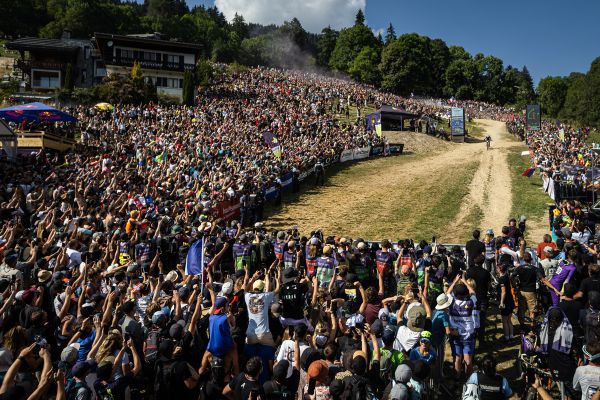 Benoit Coulanges vyhrává v neuvěřitelné kulise